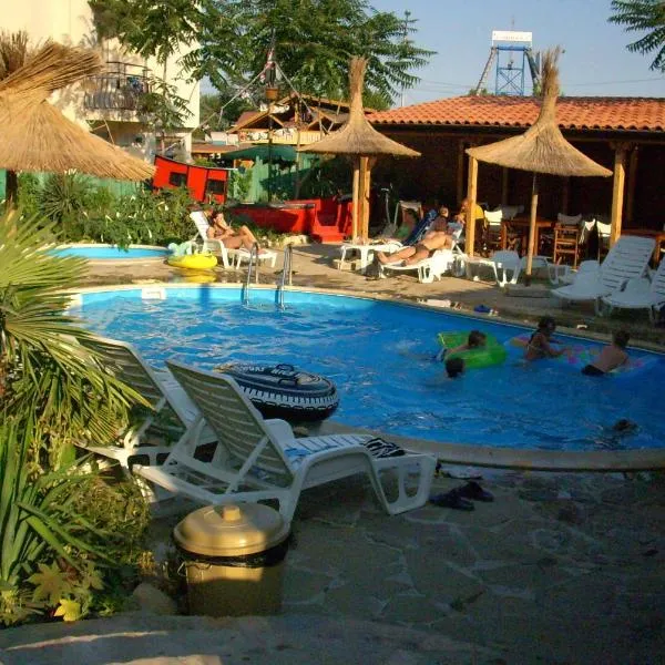 Family hotel Tropicana โรงแรมในRavda
