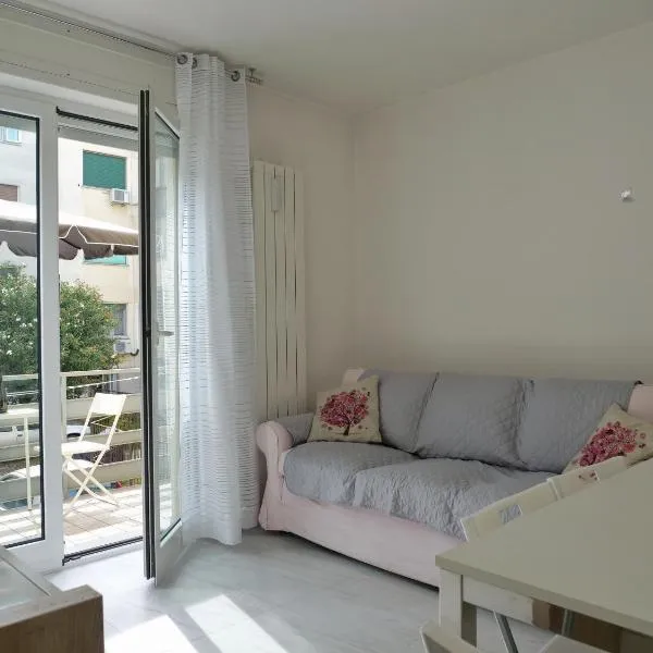 FIORE DI MARE - Delizioso bilocale con posto auto vicino al porto, готель у місті Градо