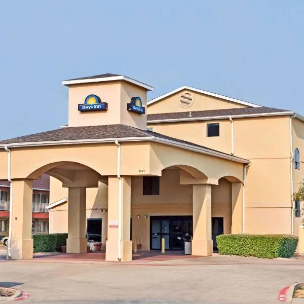 Days Inn by Wyndham Dallas Garland West, hotel di Garland