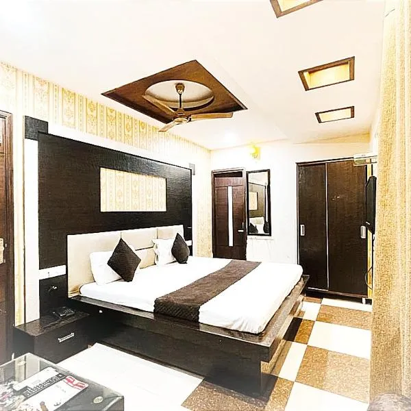 HOTEL CITY NIGHT -- Near Ludhiana Railway Station --Super Suites Rooms -- Special for Families, Couples & Corporate, hotell sihtkohas Dorāha