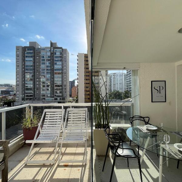 Studio moderno | Garagem | Varanda