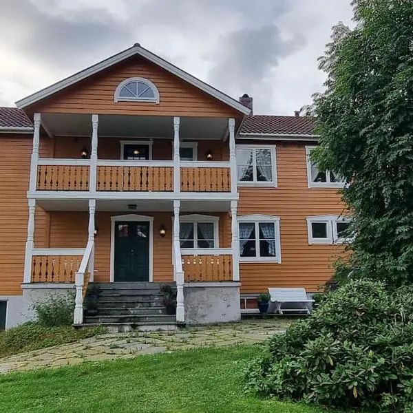 Apartment, Rekkedal Gjestegard - Sæbø, hôtel à Ørsta