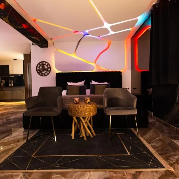 Krystalisya Room Suite Spa Privatif Sauna Jacuzzi Siege Massant, hotel in Marseille