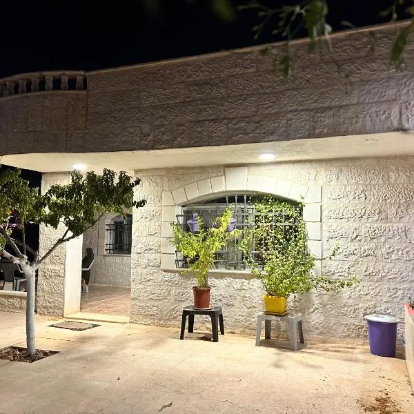 Viesnīca apartment between ajloun castle and Jerash ruins pilsētā ‘Ayn Jannā