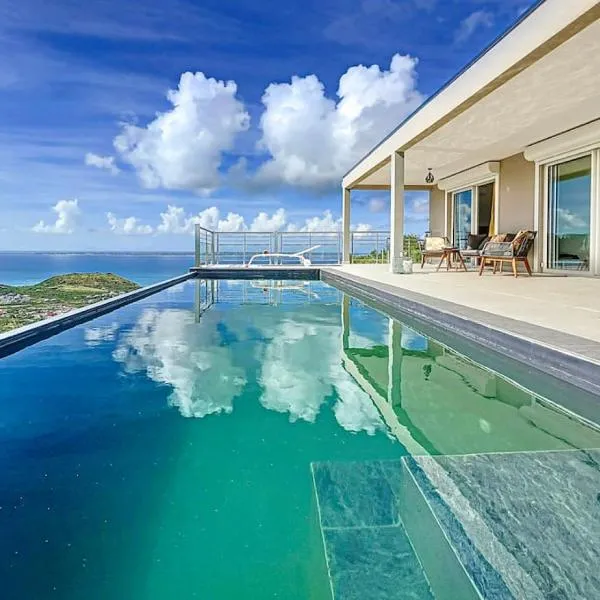 Villa Grand Horizon with extraordinary 180 degree sea view, Hotel in Grand Case