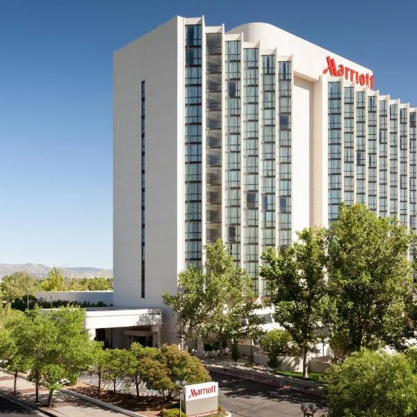 Marriott Albuquerque、Cedar Crestのホテル