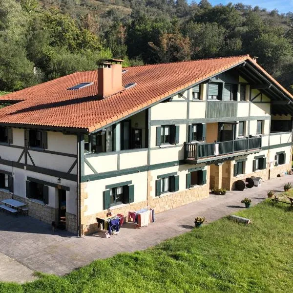 Oribarzar - Vivienda acogedora en plena naturaleza, hotel in Aia