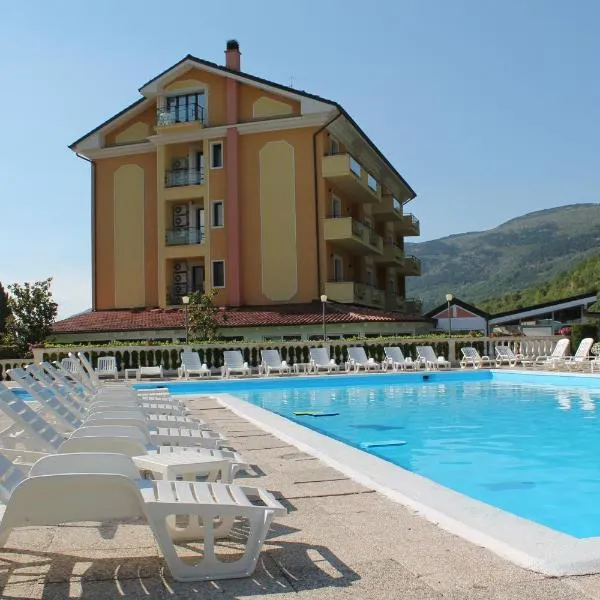FILIPPONE HOTEL&RISTORANTE, hotel in San Benedetto deʼ Marsi