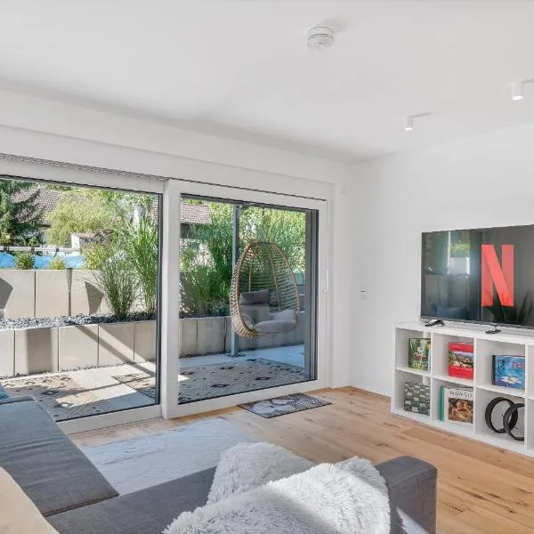 NEU: Stylische Suite mit Netflix und Workspace, hotel em Böblingen