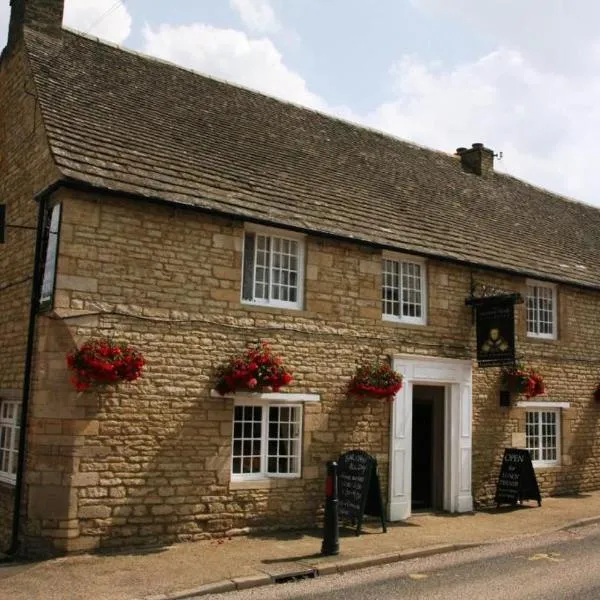 Queen's Head Inn、Nassingtonのホテル