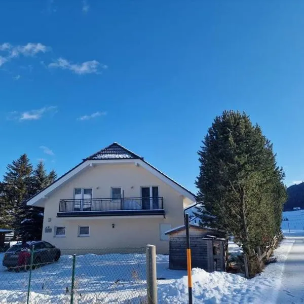 quiet and central Luxury Villa "JUWEL" with Sauna, hotel v destinaci Sankt Michael im Lungau