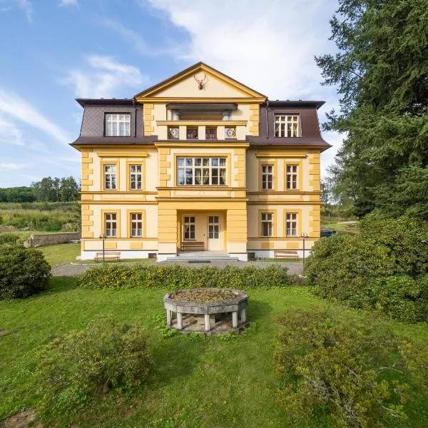 Zámeček Waldsteinovo Zátiší, hotel in Okříšky