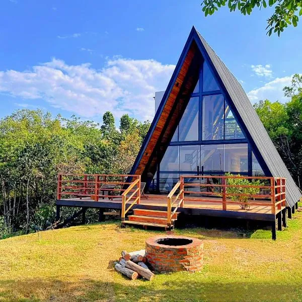 Chalé Recanto - ofurô, banheira, vista, cachoeira e lago, hotel in Alexânia