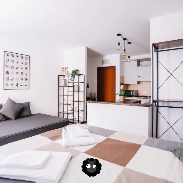 Flat Mazzini 6، فندق في Alzano Lombardo