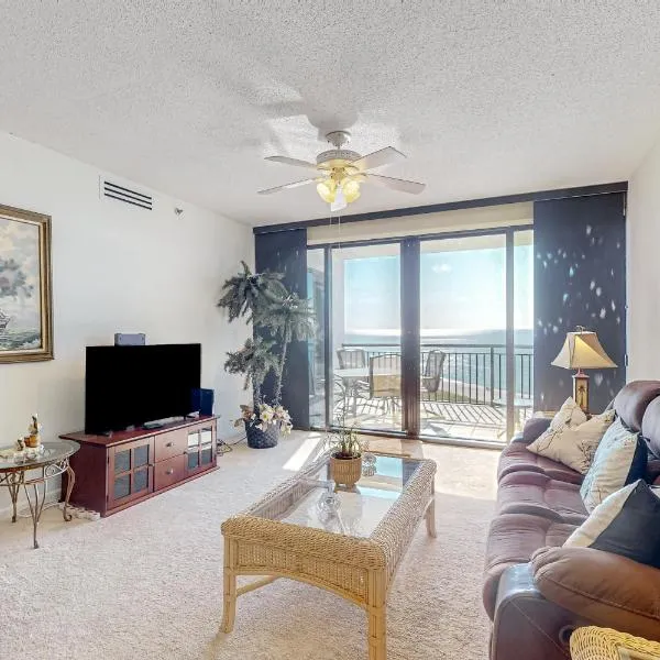 Navarre Towers 602, hotel in Navarre