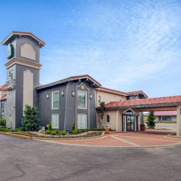 La Quinta Inn by Wyndham Kansas City Lenexa, hotel en Lenexa