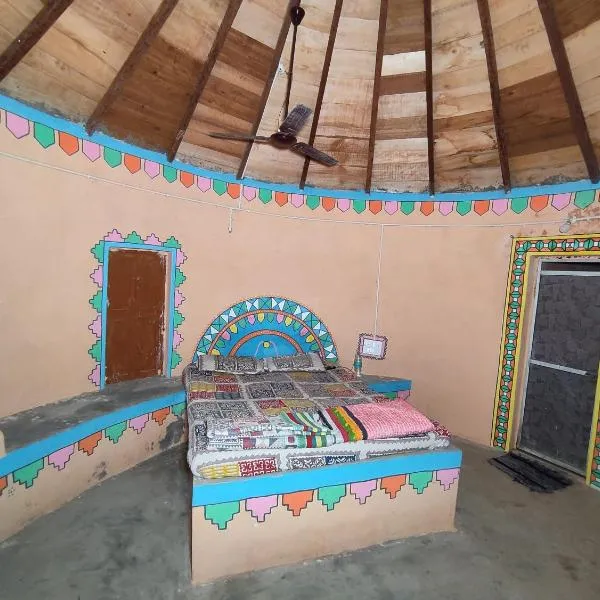 Whiterann village Homestay, hotel in Dhordo