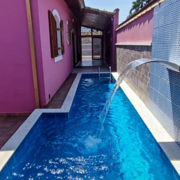 Casa Rosa de Peruíbe - Casa de Temporada 3 dormitórios, 10 hóspedes, piscina, wi-fi, netflix, 800 metros da praia - Foto 4