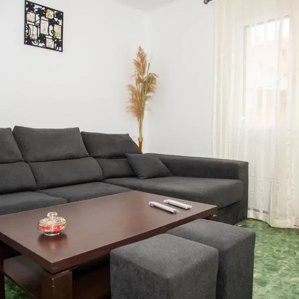 알카나에 위치한 호텔 Reihenhaus in Alcanar mit Garage