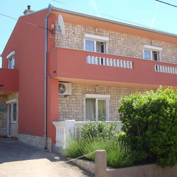 Apartment & Apartment Studio Deželjin, отель в Сене