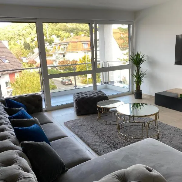 Valley of Business Frankfurt-West - Penthouse Nº1 - Three-Bedroom, מלון בהופהיים אם טאונוס