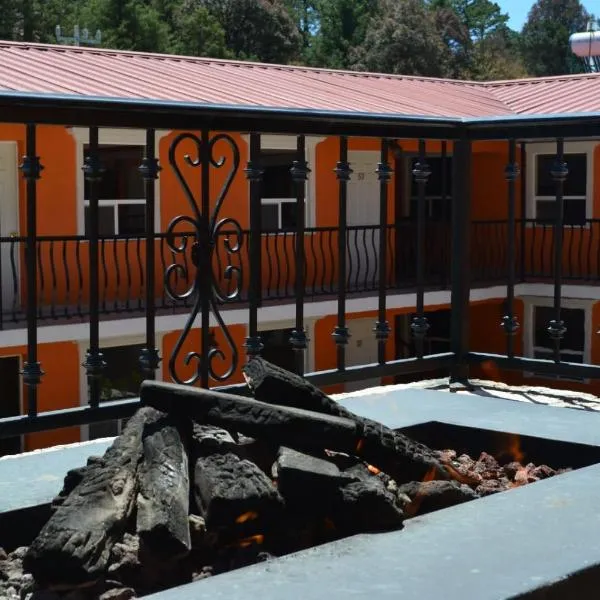 Villa Santa Cruz Creel, hotel in Creel