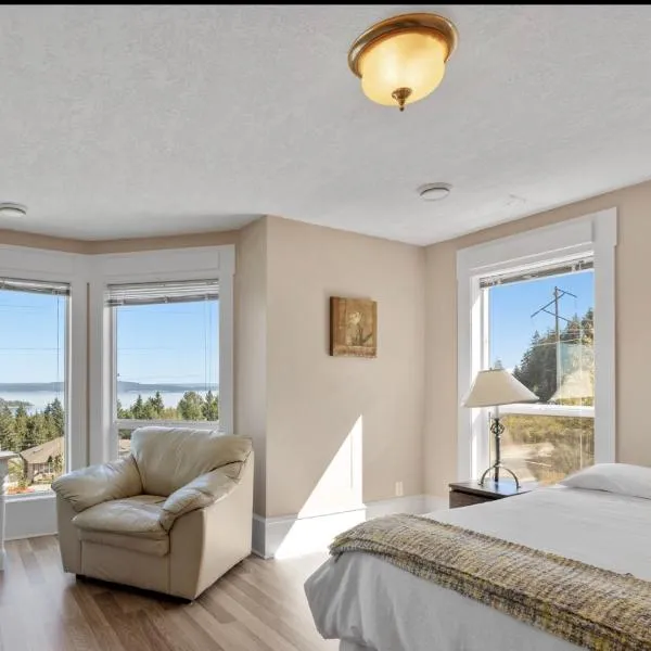 Executive pet friendly lower suite with ocean view, ξενοδοχείο σε Ladysmith