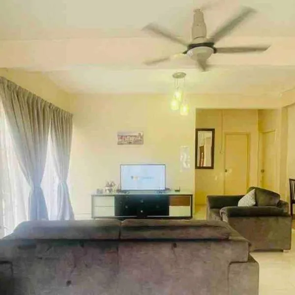 Landed 3BR near Bangi Wonderland - Wi-Fi, Netflix, hotel v destinaci Kajang