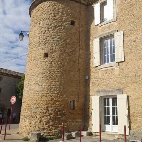 Appartement de la tour, hotel v destinácii Connaux