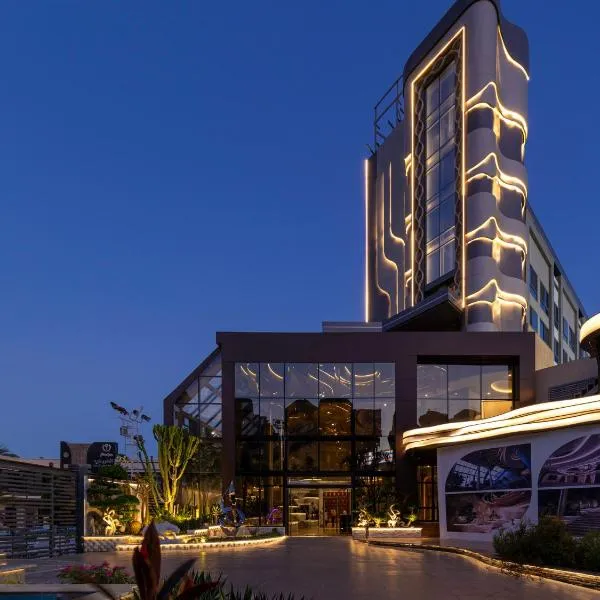 Mirage Hotel & Conference Center، فندق في Al Mandarah