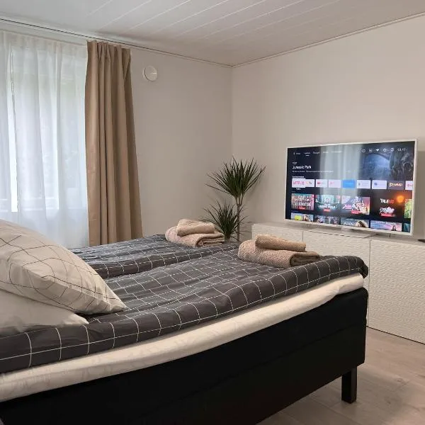 Tunnelmallinen puutalohuoneisto., hotel di Turku