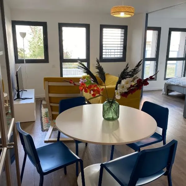 Haut Standing Suresnes, Hotel in Suresnes