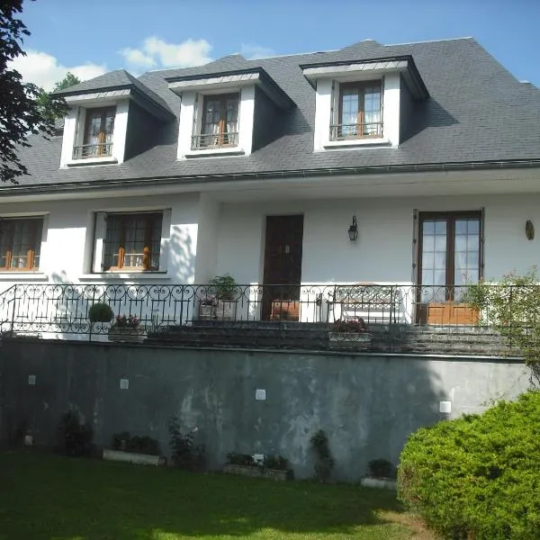 Chambres d'Hôtes La Plantade, hotel v destinácii La Barthe-de-Neste