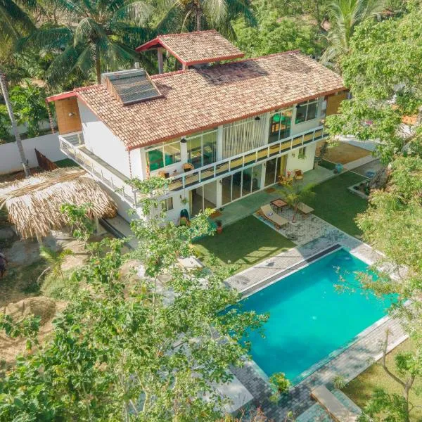 CJ's House at Mawella, hôtel à Mawella