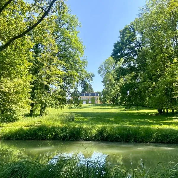 Courcelles-Sapicourt에 위치한 호텔 Château de Belleaucourt