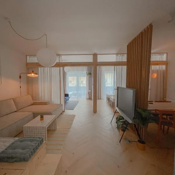 NØDA - Nørdic Design Apartment with Terrace, отель в городе Липтовски-Микулаш