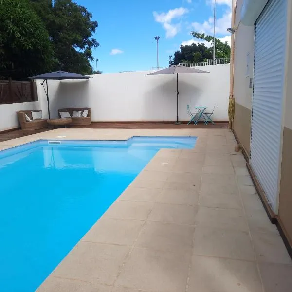 Studio avec piscine privée, idéalement situé, hotel din Saint-Claude