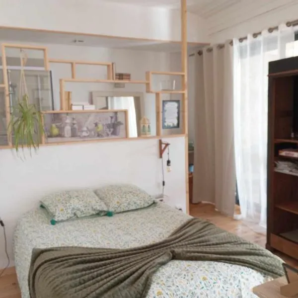 La Dolce Vita Studio indépendant avec terrasse, hotel v destinácii Vals-les-Bains