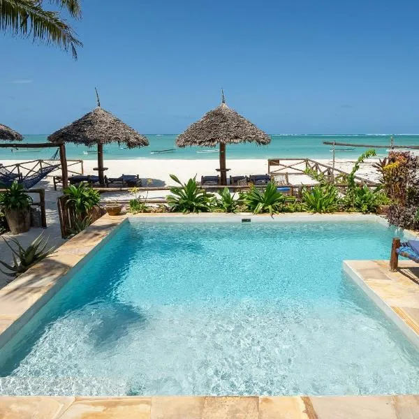 Beachfront Villa Thamani with Private Pool and Beach ZanzibarHouses、プワニ・チャンガーニのホテル