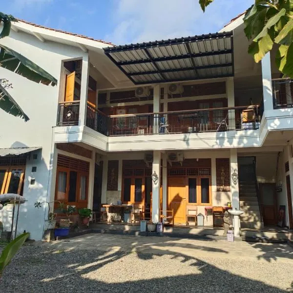 Rumah Jati Bantul, מלון בJarakan