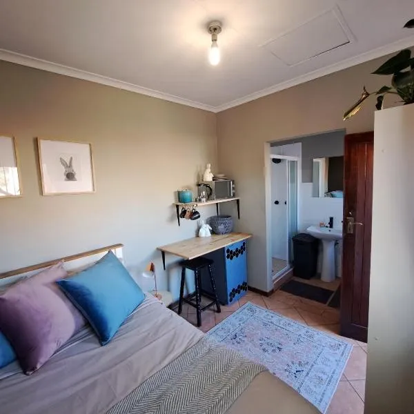 Cozy City Studio Escape, hotel in Centurion
