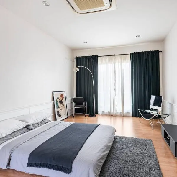 55th AREA, hotel in Nonthaburi