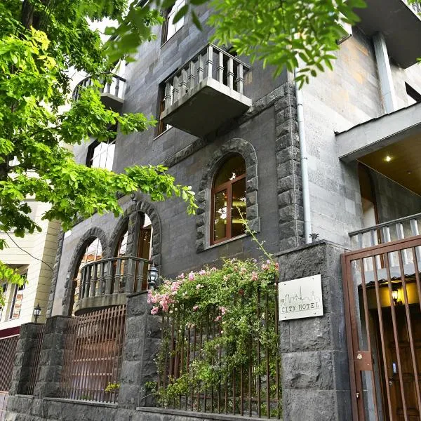 Saryan Hotel Yerevan, hotel di Yerevan