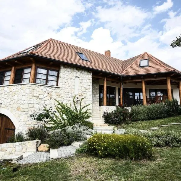 Juharos Vendégház, hotel v destinaci Mád