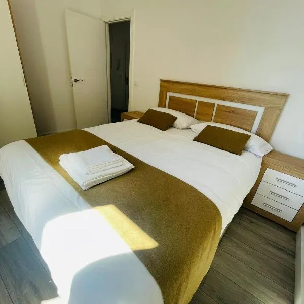 Apartamentos Rurales La Plaza 1: Duruelo de la Sierra'da bir otel