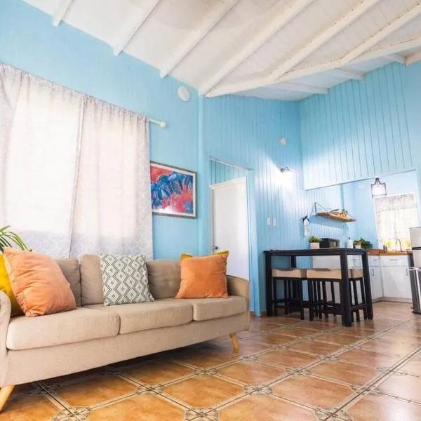 Jobos Beach Apt #2 near food truck and beach, hótel í Isabela