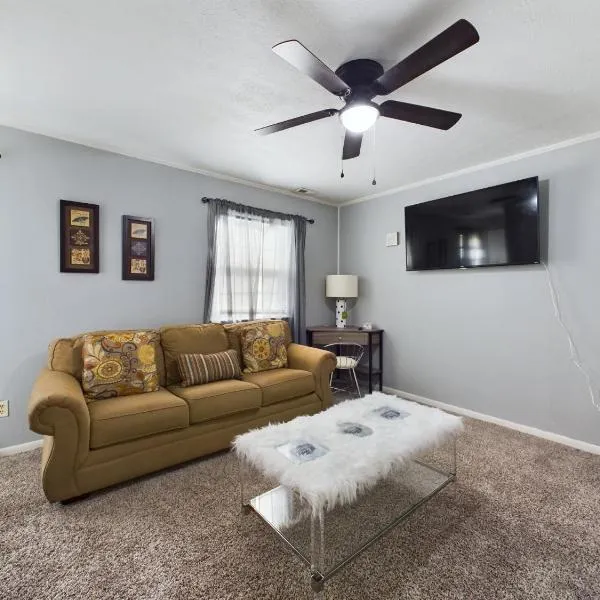 Pine Forest Zen Cottage - 10 min to Fort Bragg, hotel in Fayetteville