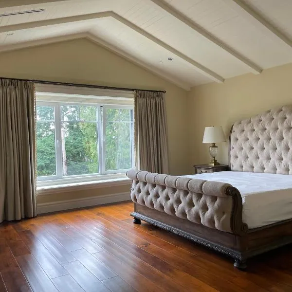 Spacious Cozy House in Vancouver West, hotel a Vancouver