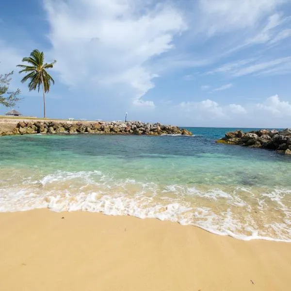 Jamaica Time Driftwood at Sea Palms 3BR 3BA Condo in Ocho Rios with Pool and Beach Front with Views ONLY 10 Mins from Ochi Intl Airport Direct flight from Miami, hotel v destinaci St Mary