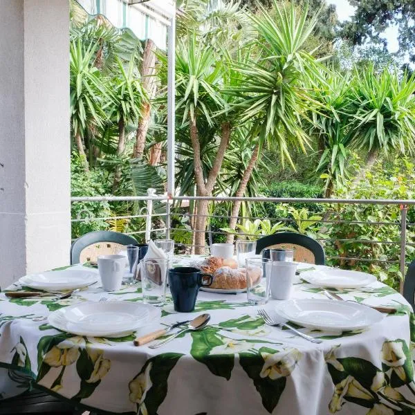Grande Villa con Giardino e BBQ vicino al Mare, hotel v destinaci Mondello